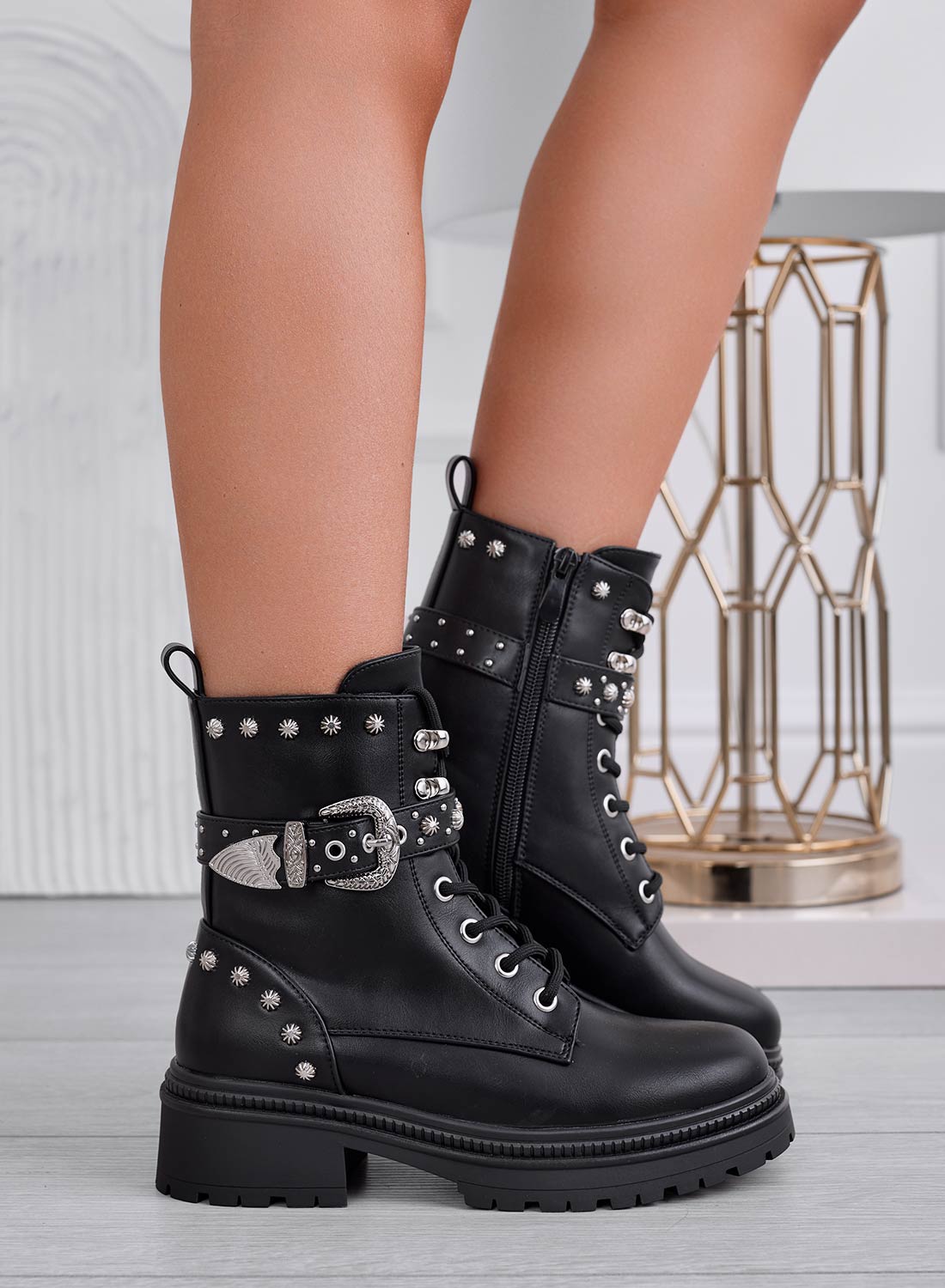 Ankle Boots Stivaletti Con Fibbie E Borchie Borchie Bikers Bassi