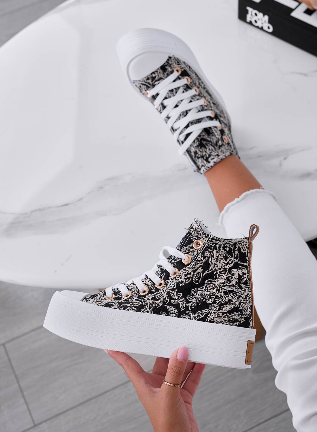 DELFINA - Black high-top sneakers with patterned design and wedge heel