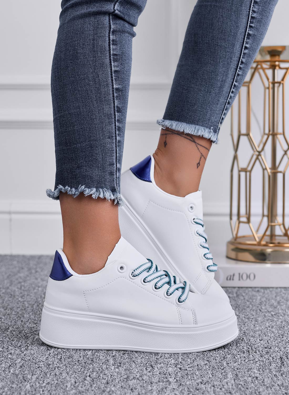 ROSALINDA - White sneakers with laces and blue back