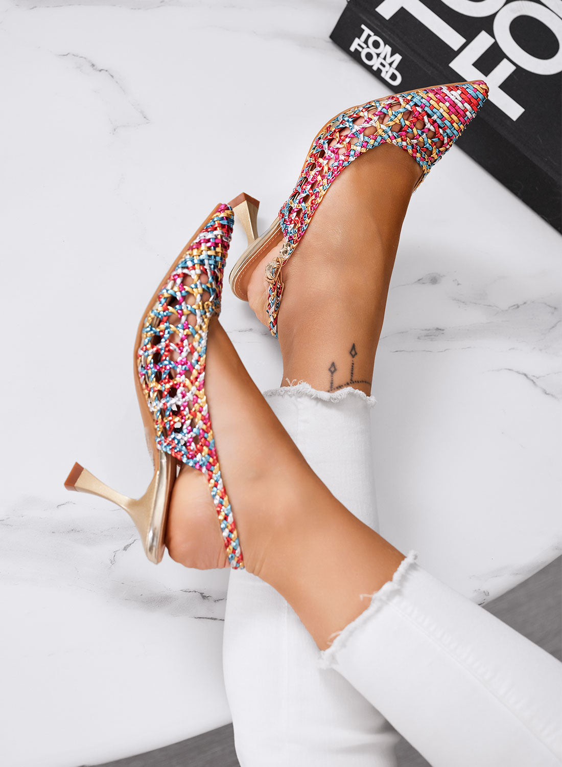 MAURA - Escarpins slingback multicolores en raphia tressé avec talon moyen