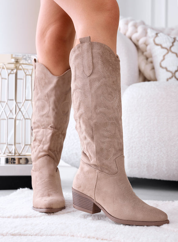 METEORA - Stivali camperos fango scamosciati con ricamo a rilievo