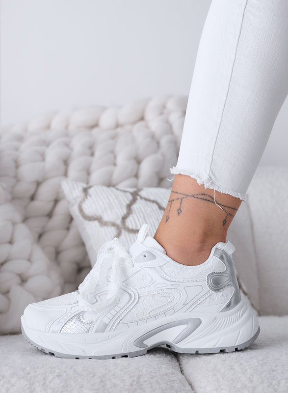 LINA - Zapatillas blancas con cordones de encaje y suela gruesa