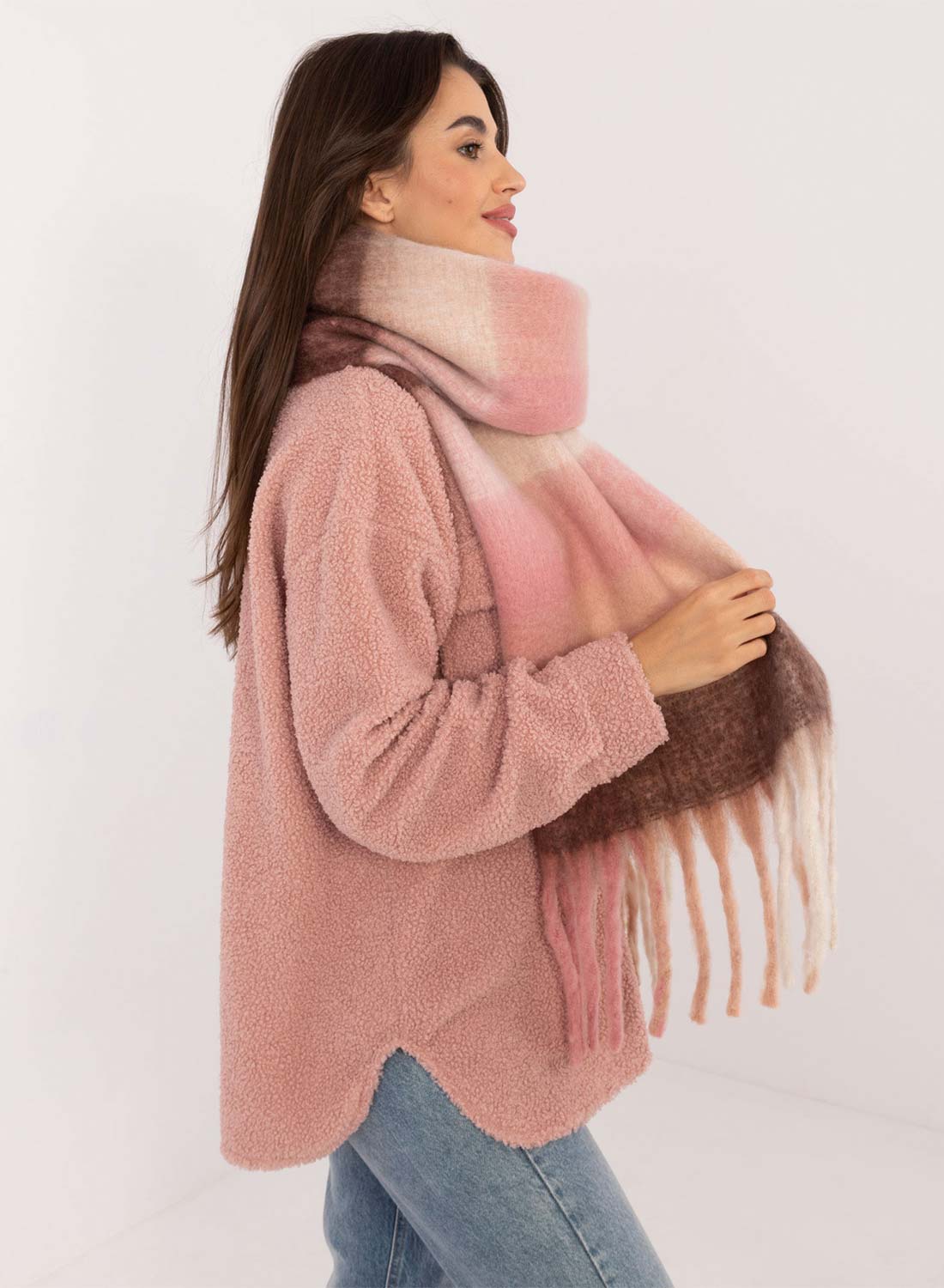 Sciarpa oversize con tonalità rosa cipria