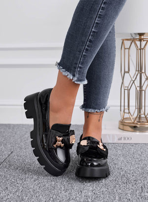 GIUDITTA - Black patent loafers with bow and gold teddy brooch