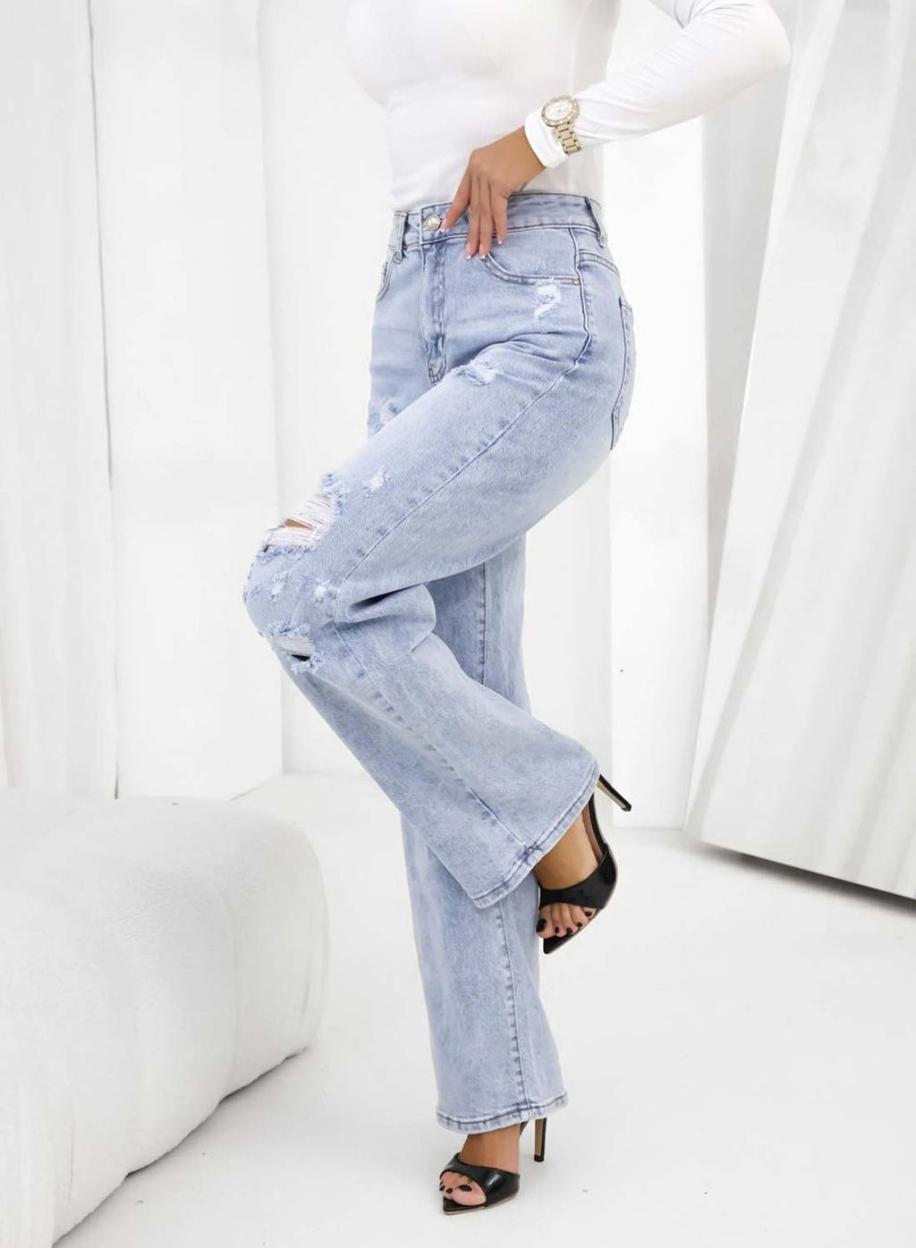 Pantalone jeans blu chiaro con strappi