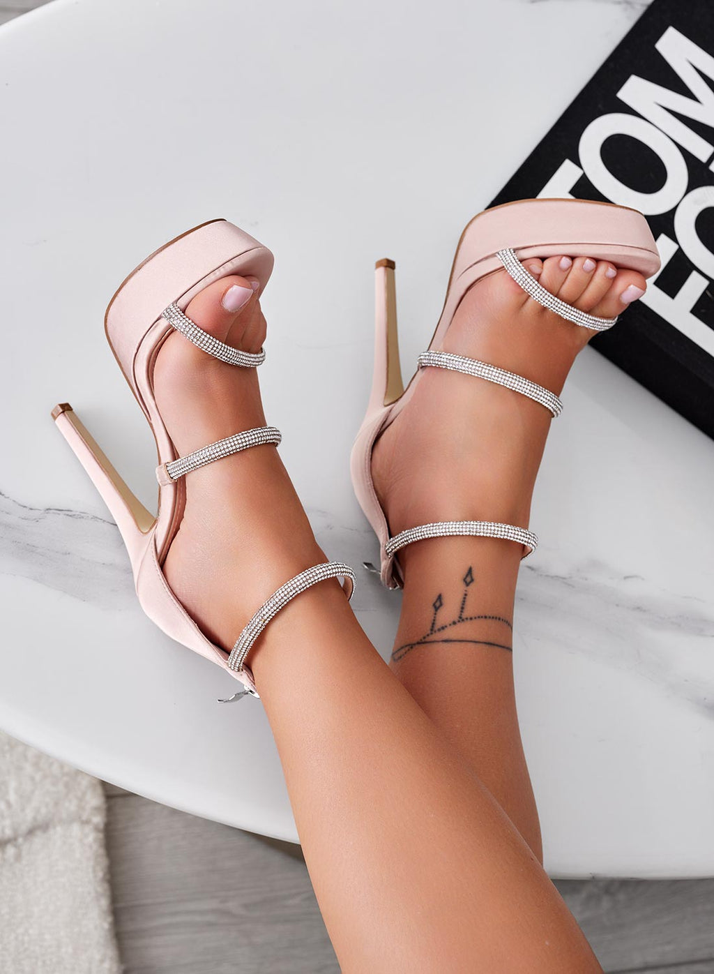 Sandali nude gioiello con fasce in strass