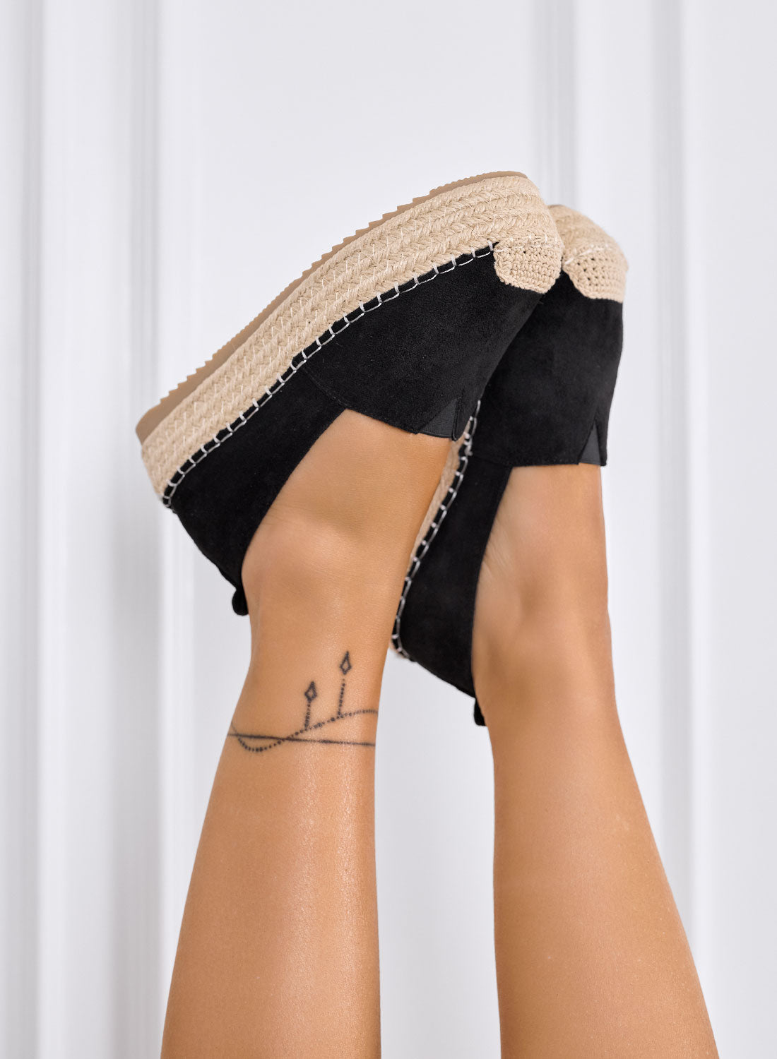 MAGDA - Espadrilles à plateforme noires avec bout crochet et semelle en corde