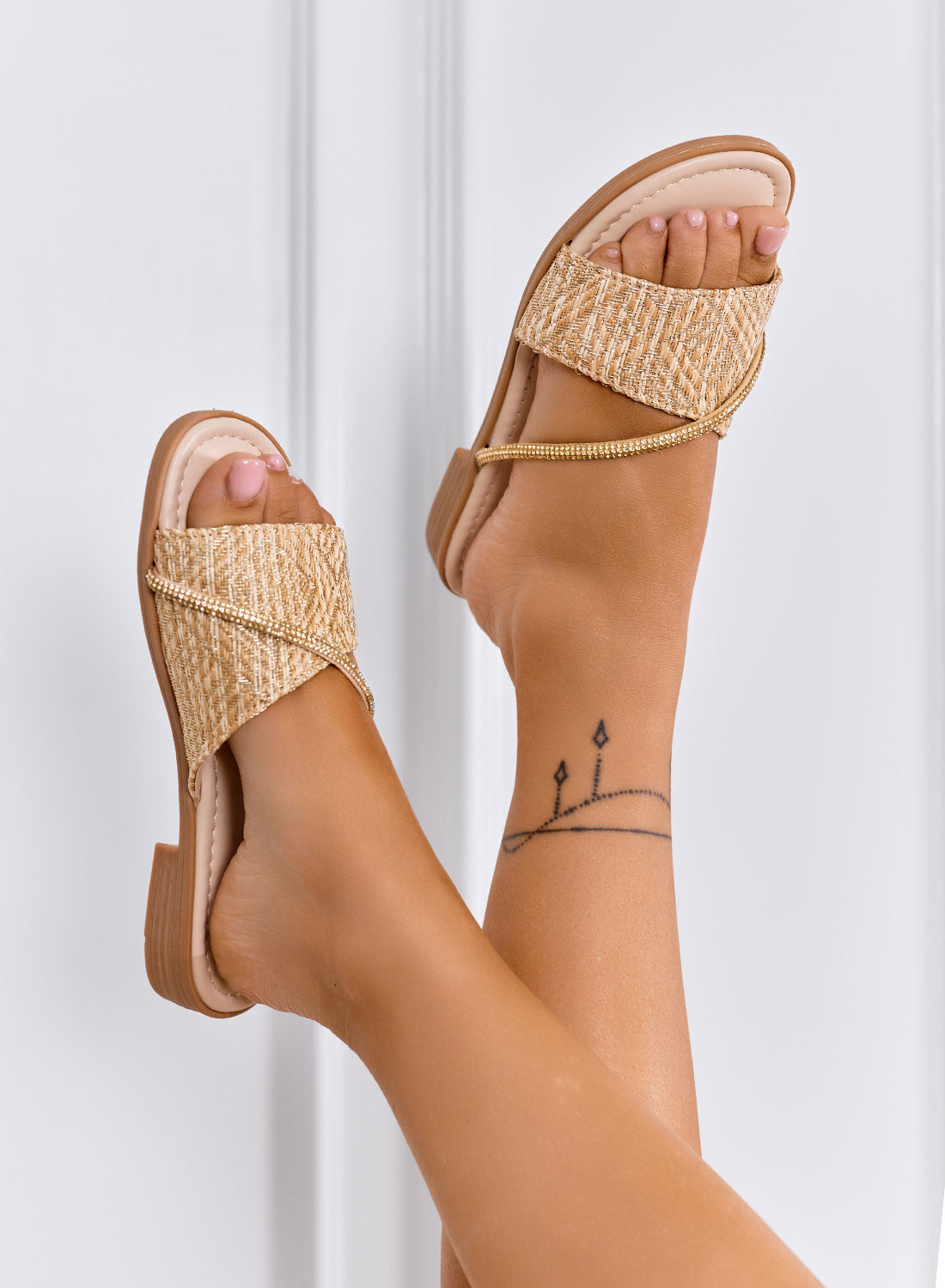 BENEDETTA - Sandali bassi oro con fascia intrecciata
