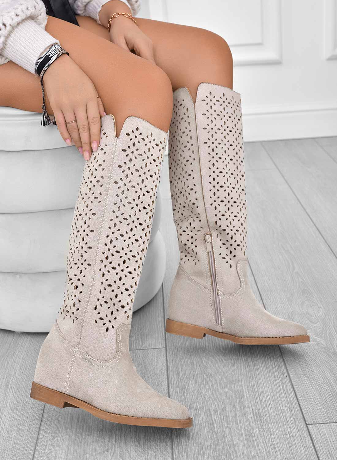 KYLA - Beige perforated boots with internal wedge