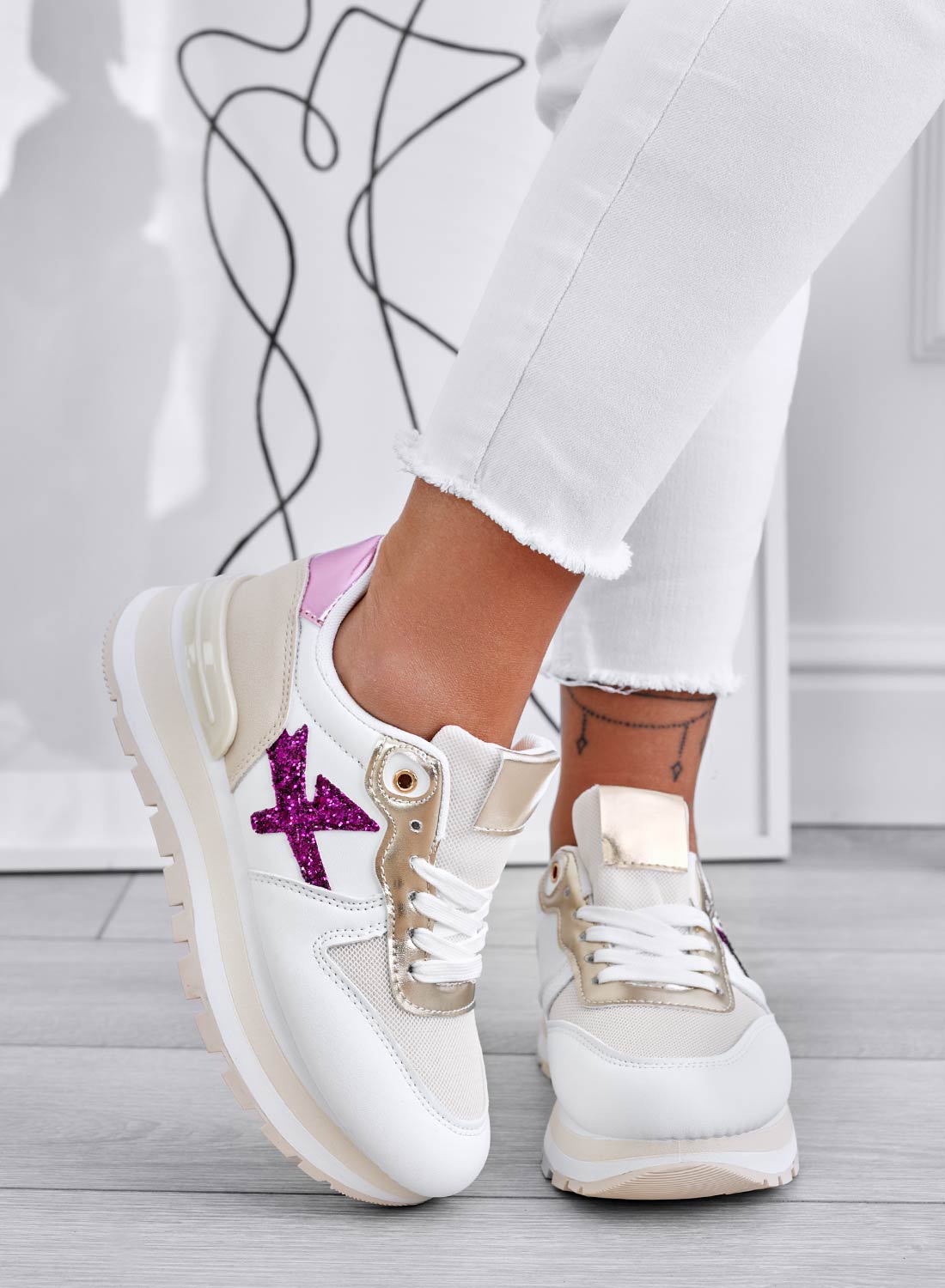 TYLER - Sneakers bianche con inserti glitter fuxia