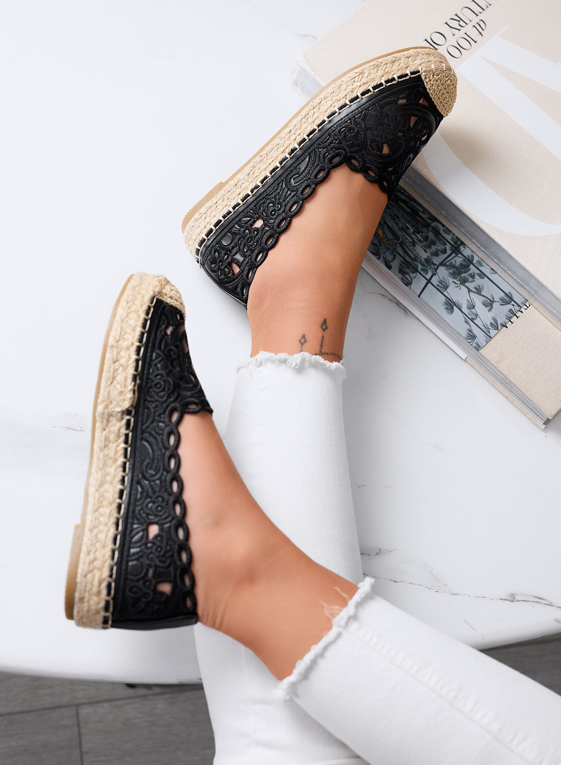 COLLINS - Espadrillas Nere in Pizzo con Suola in Juta