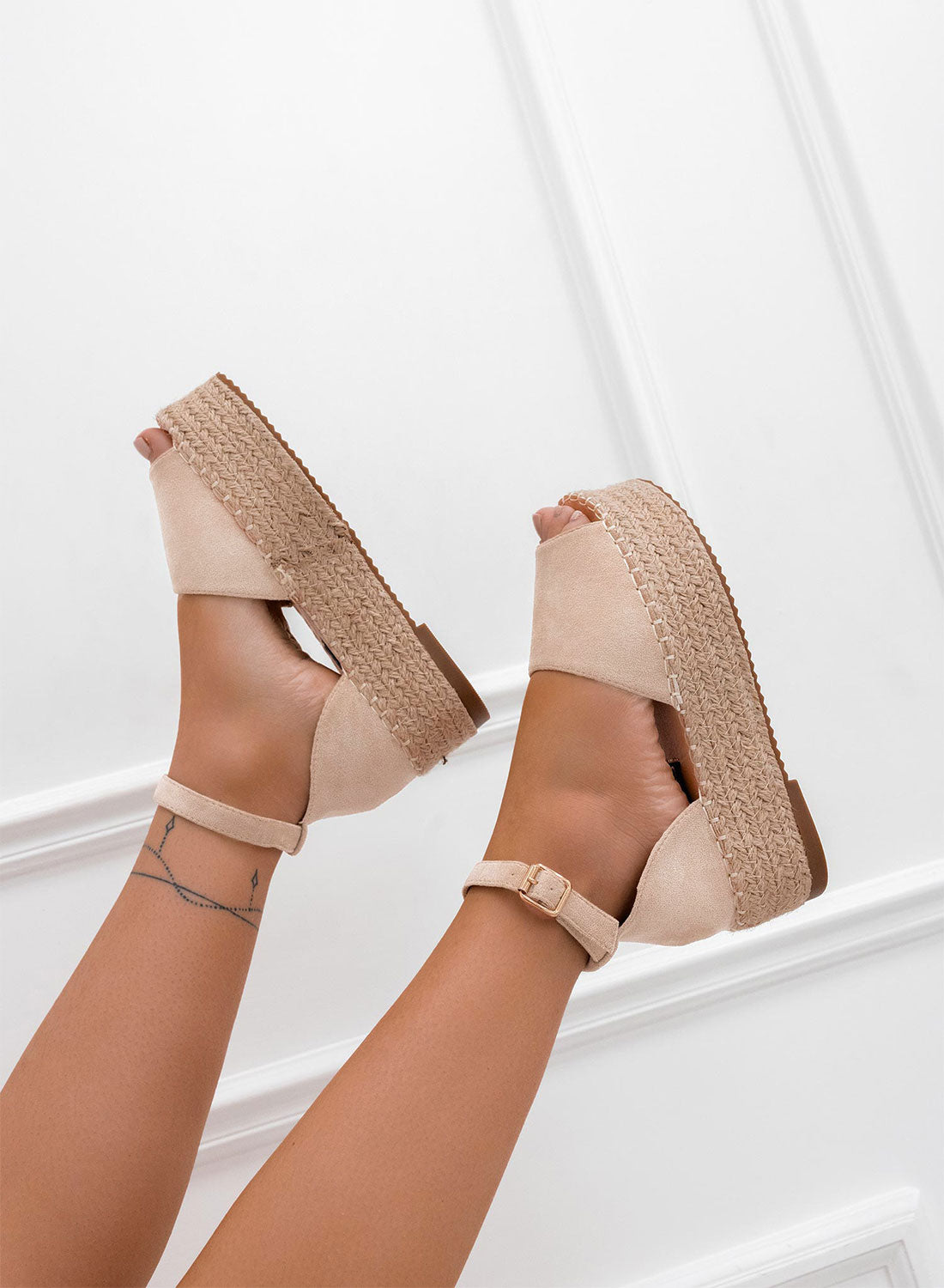 LICIA - Espadrillas beige scamosciate con zeppa e cinturino