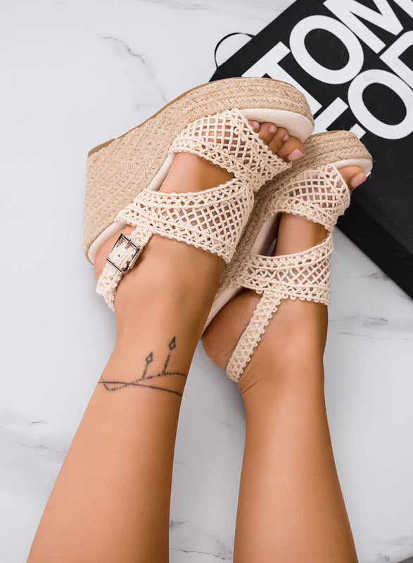 PEARL - Sandali beige con zeppa in corda e intreccio crochet