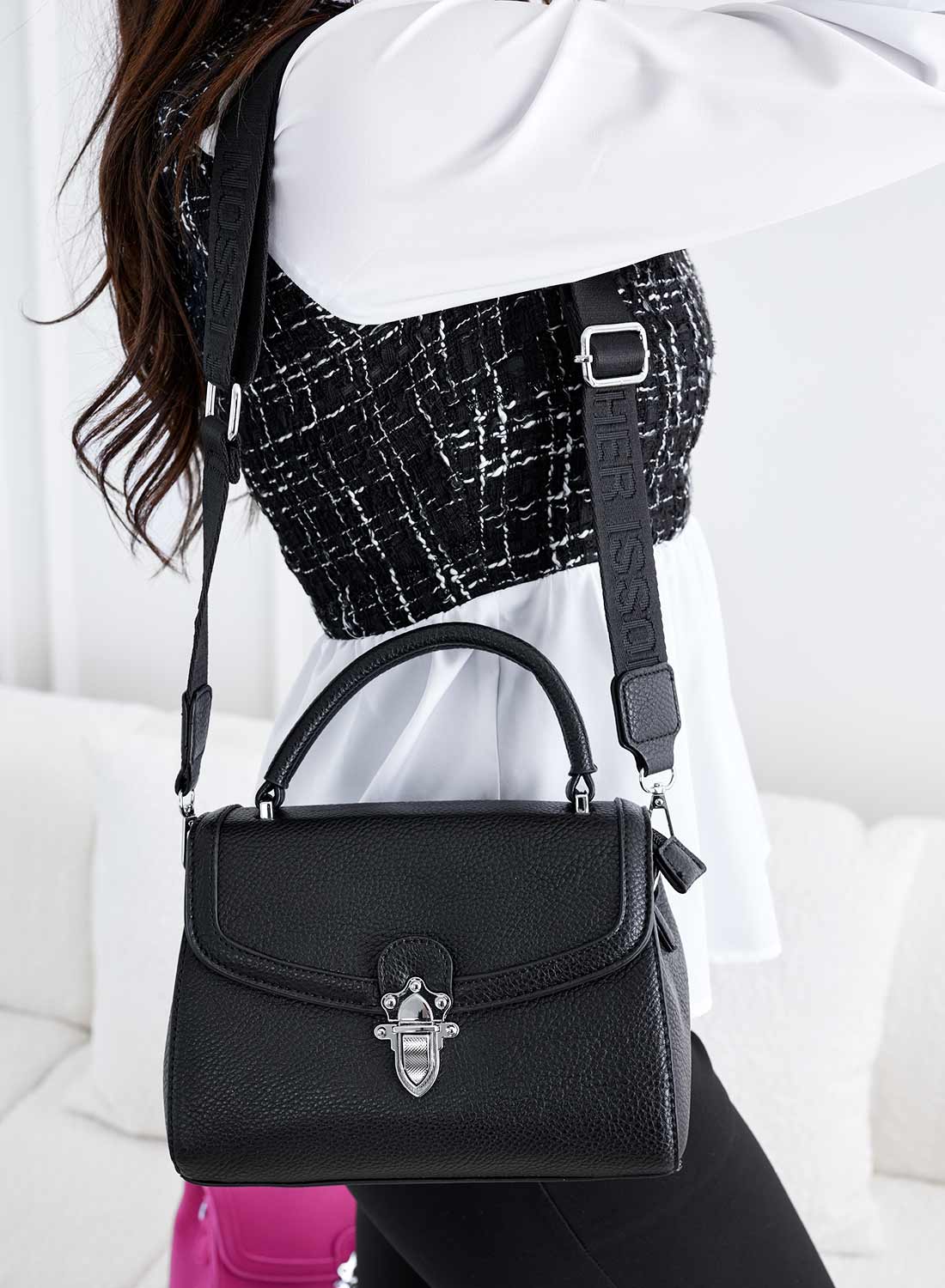 Sac noir avec bandoulière B232