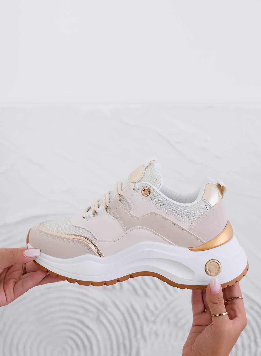 IRINA - Sneakers beige in tessuto laminato oro