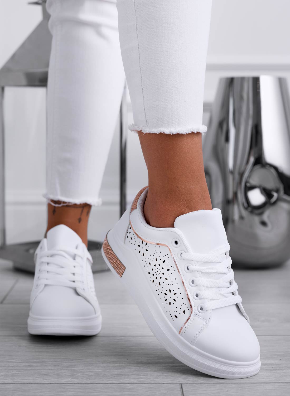 ALBA - Sneakers bianche traforate con glitter oro rosa