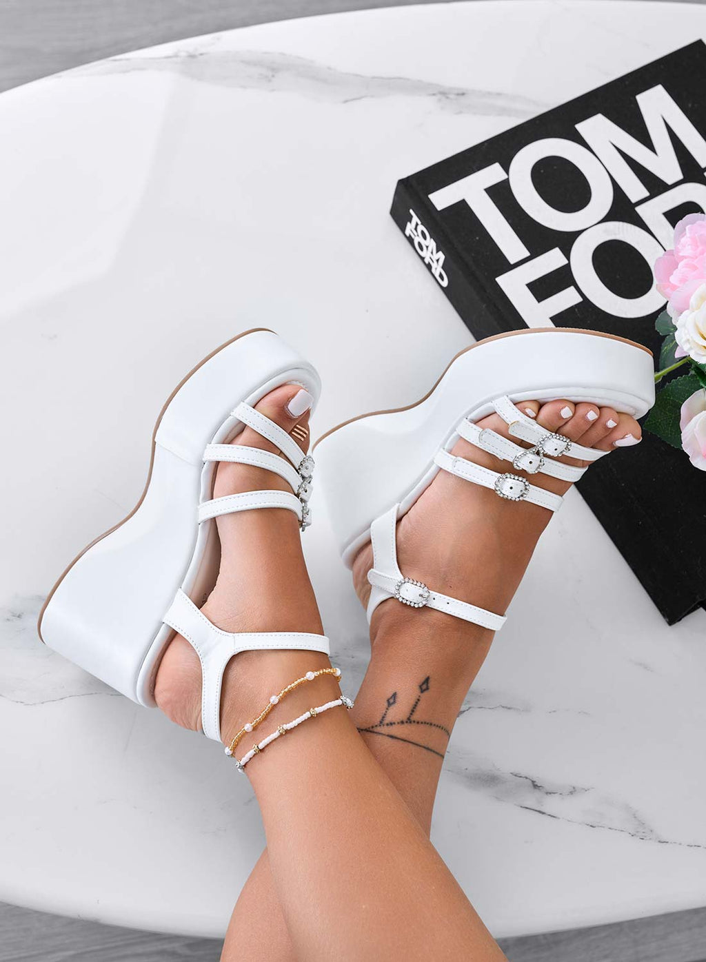 MORGAN - Sandali bianchi con zeppa e fibbie in strass