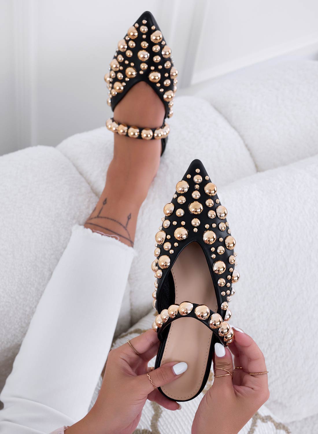 WILDA - Black pointed mules with sphere studs