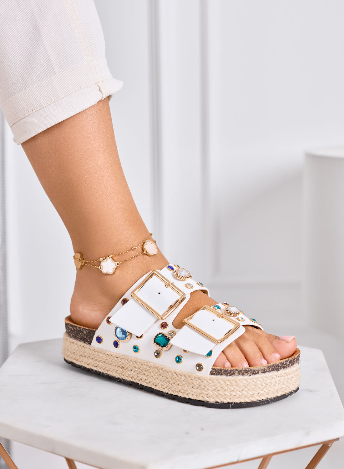PRISCILLA - White platform sandals with maxi buckles and colorful stones