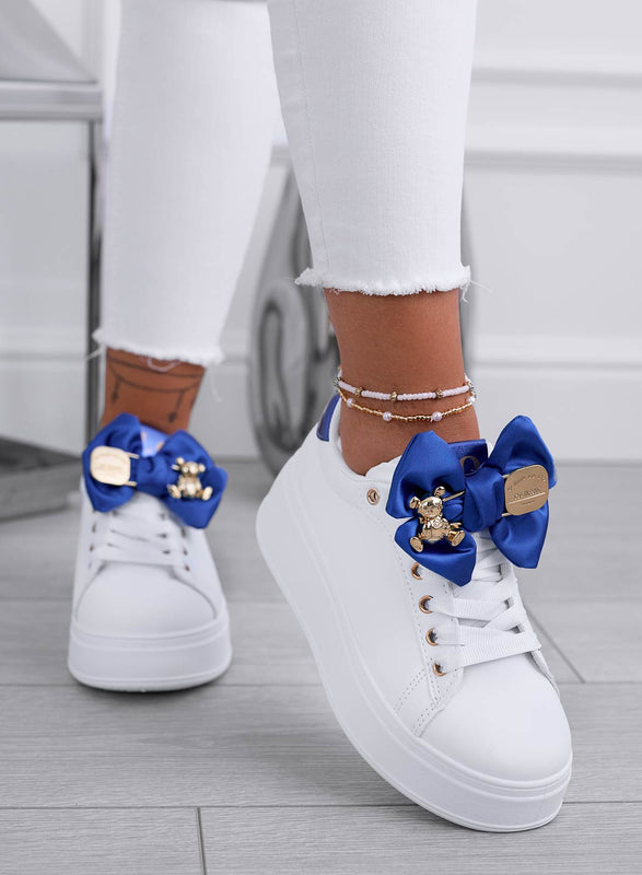 VANESSA - Sneakers bianche con fiocco blu e teddy oro