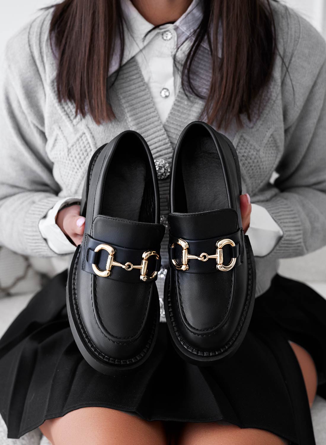 Mocassini neri platform con fibbia oro