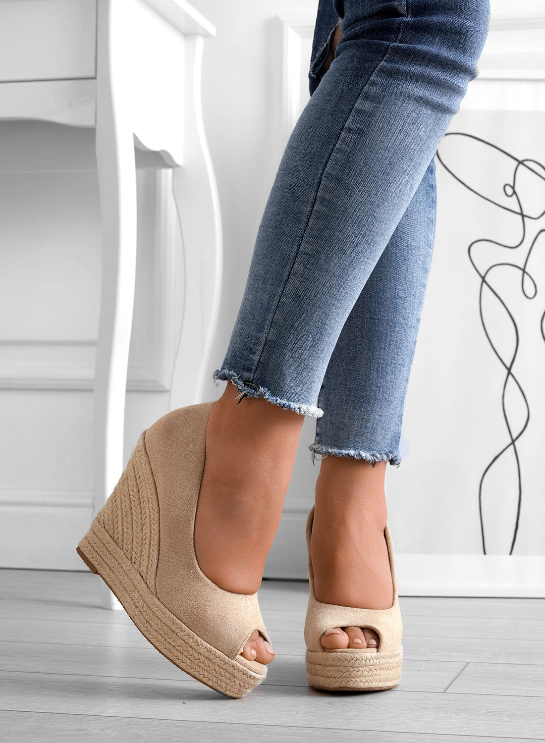 CLEO - Espadrillas Alexoo beige scamosciate con zeppa