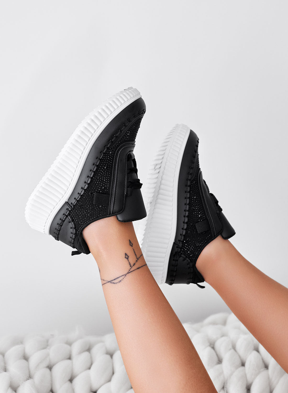 ANTONELLA - Baskets noires avec empiècements et strass