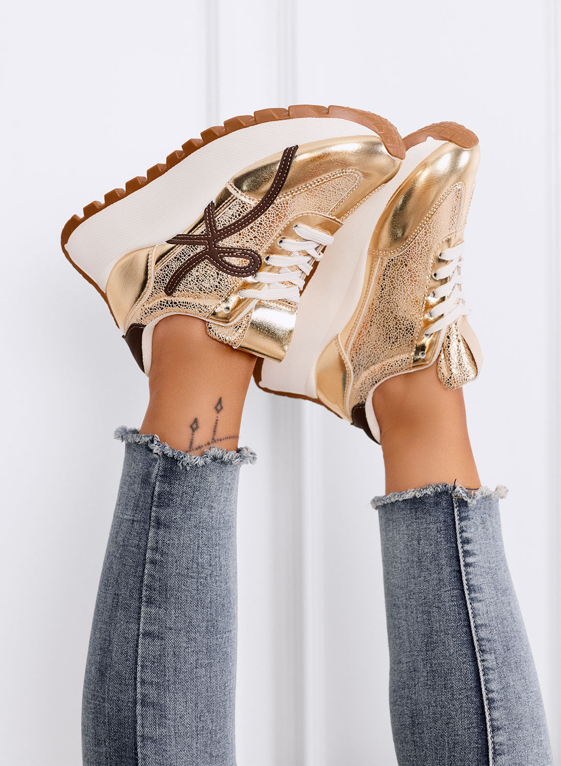 YONA - Gold sneakers with brown details and thick sole