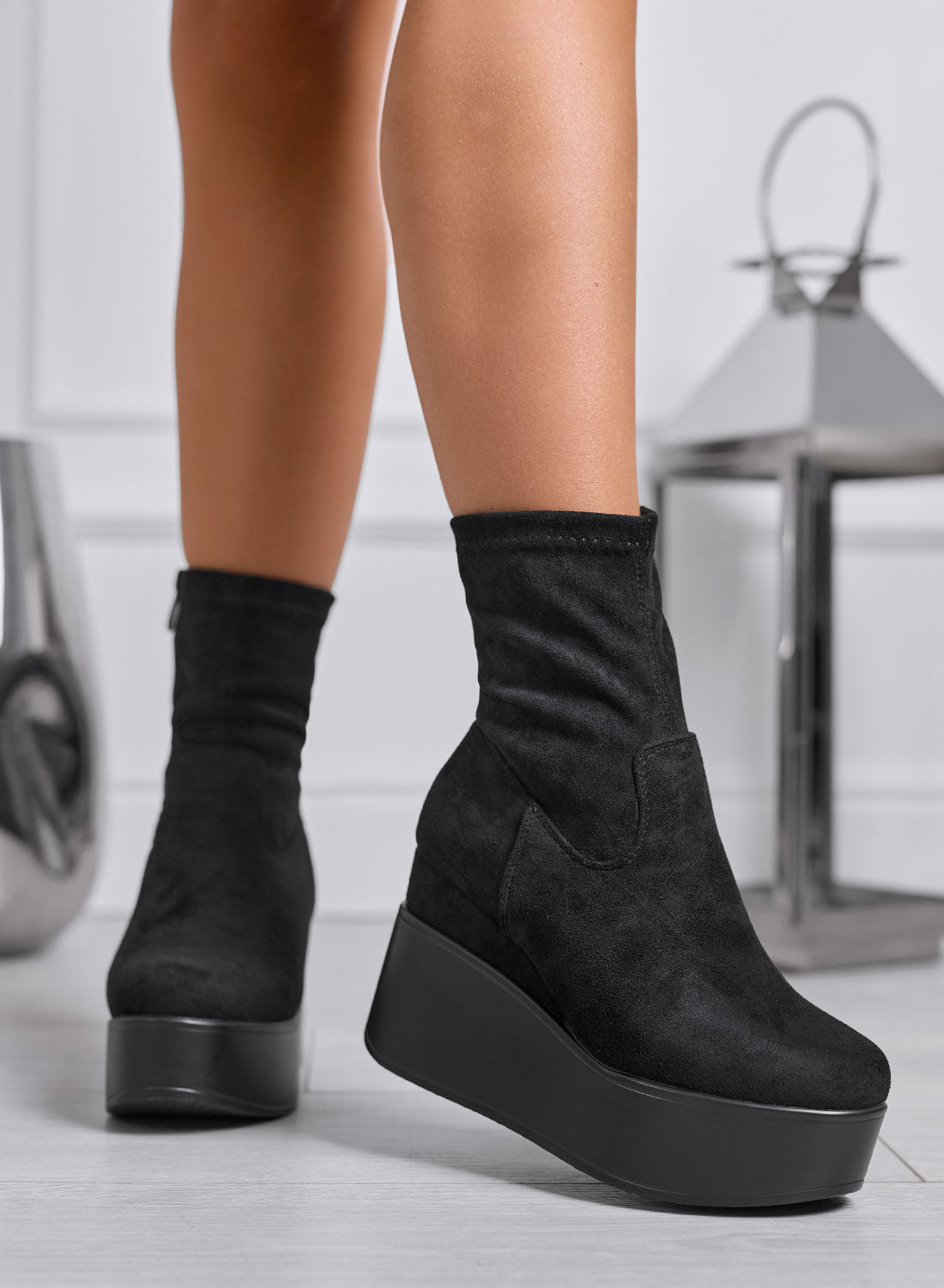 MIAA - Bottines Alexoo noires en daim avec semelle compensée