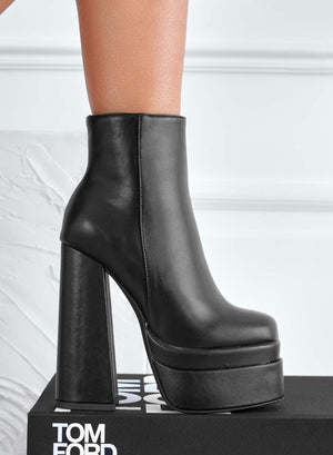 AVRIL - Black ankle boots with high heel