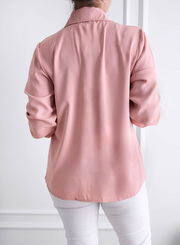 Camicia rosa con colletto impreziosito