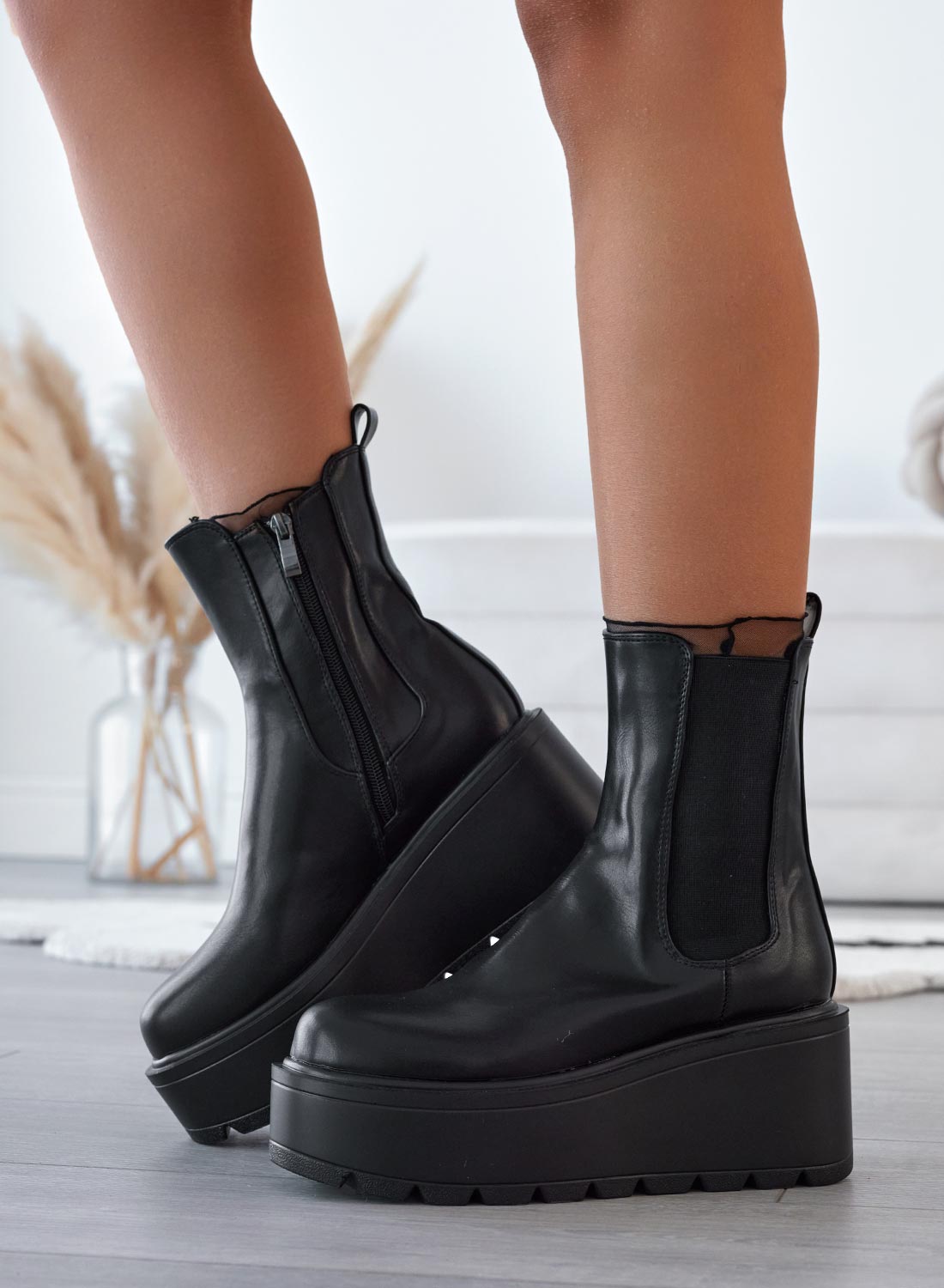 Bottines Alexoo noires avec semelle compensée et élastique latéral