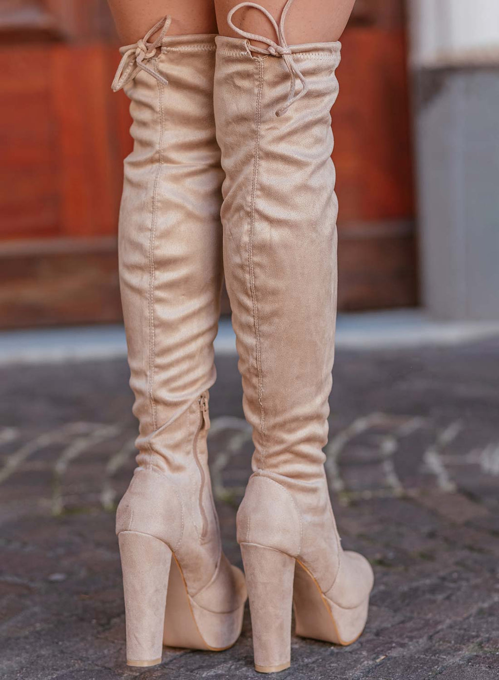 CLORIS - Stivali beige scamosciati Alexoo alla coscia
