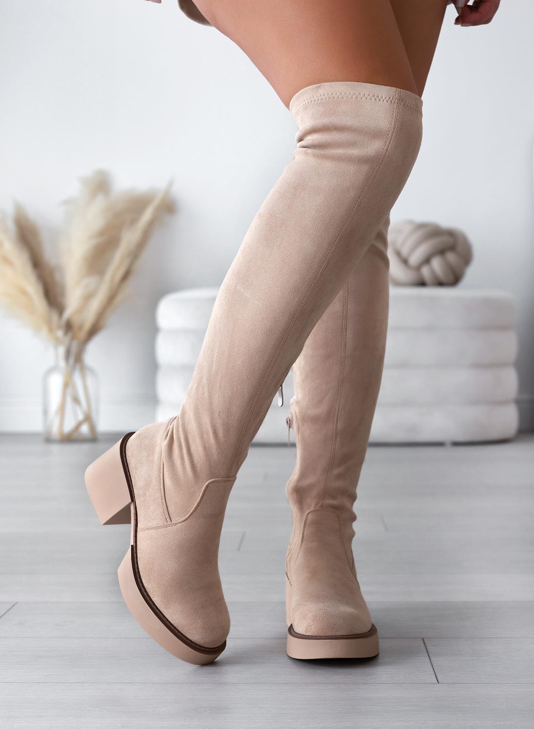 SLOANE - Stivali Alexoo beige scamosciati alla coscia