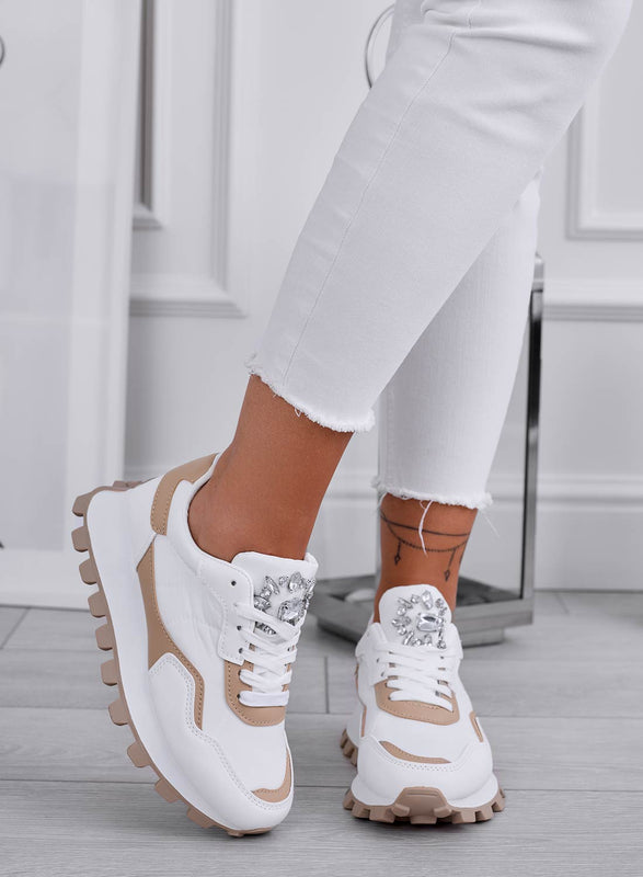 DEAA - Sneakers bianche con inserti beige e applicazione gioiello