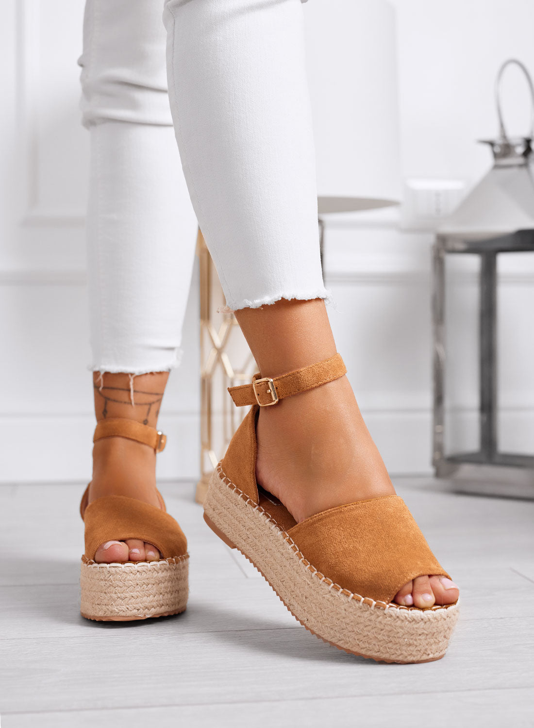 LICIA - Espadrillas camel platform con cinturino alla caviglia
