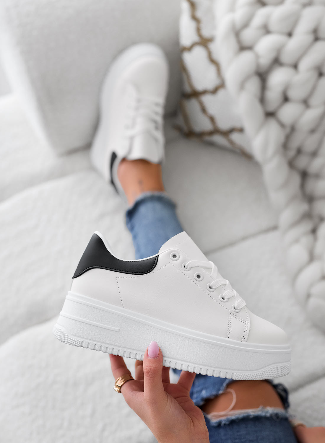 COREEN - White sneakers with black heel