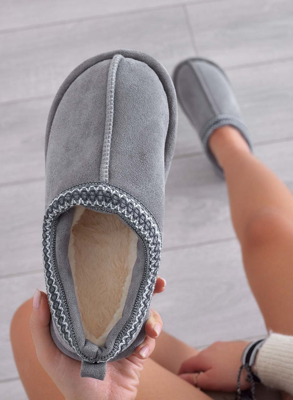 SEAL - Chaussons gris semi-ouverts rembourrés