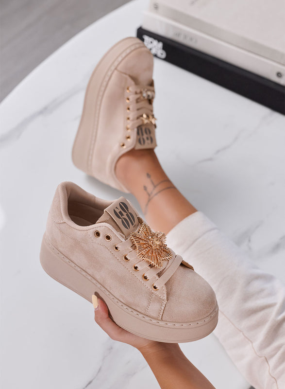 GRACE - Sneakers Donna Beige con Applicazione Gioiello e Suola Platform