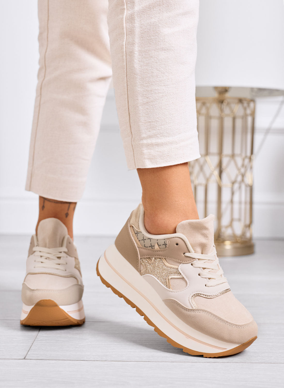 TORRES - Sneakers beige con dettagli glitter e suola platform