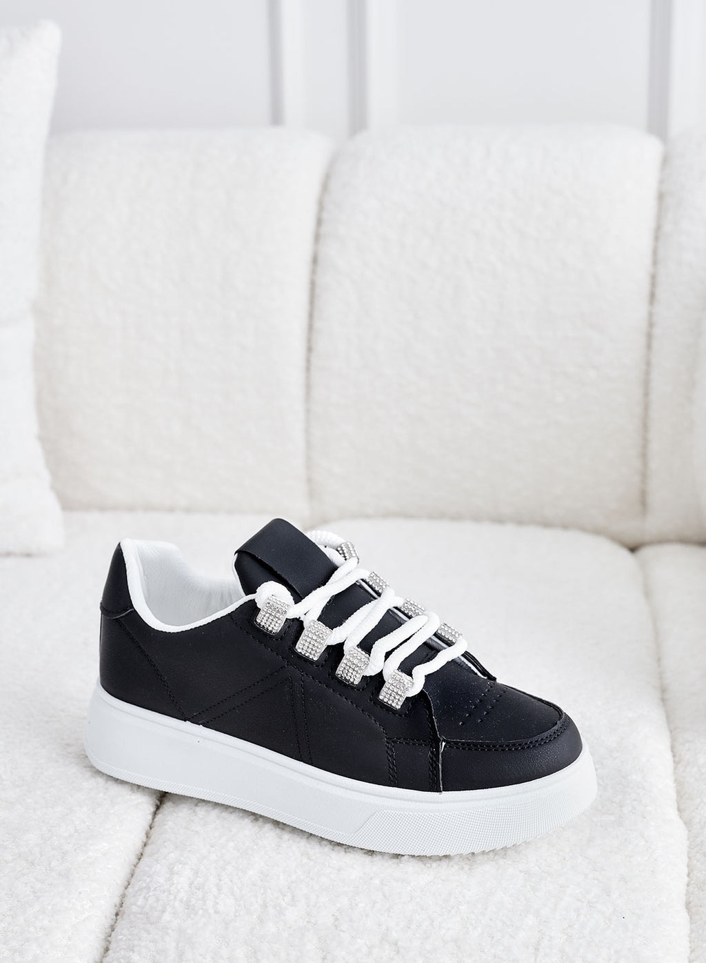Sneakers nere con inserti in strass