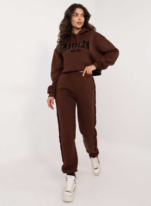 Brown two-piece fleece tracksuit with "Brooklyn" print
