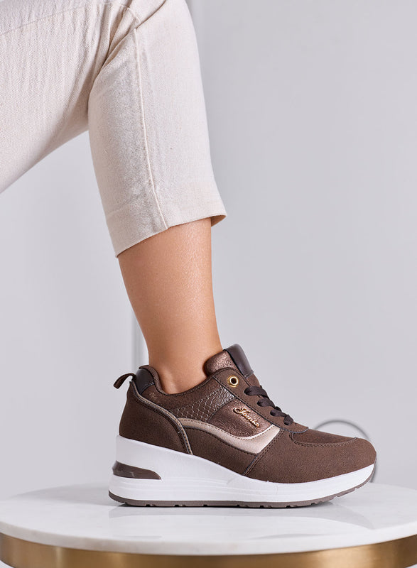 HOLLY - Sneakers Donna Marroni con Zeppa e Dettagli oro