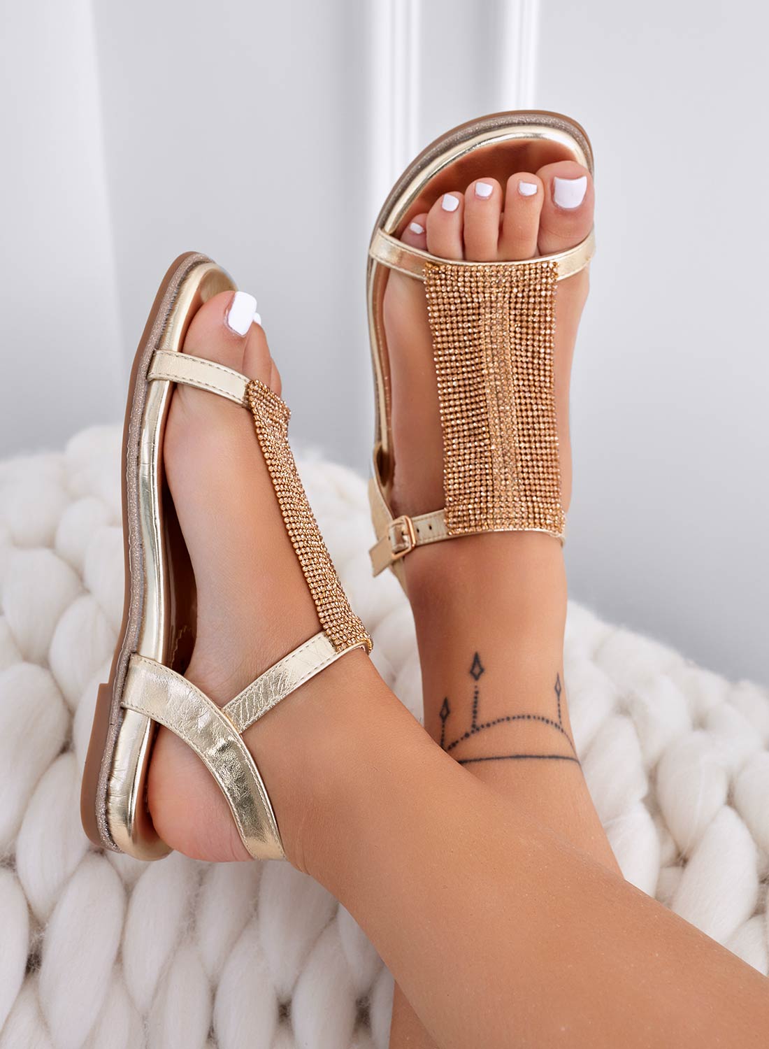 DESIREE - Low gold sandals with rhinestone strap