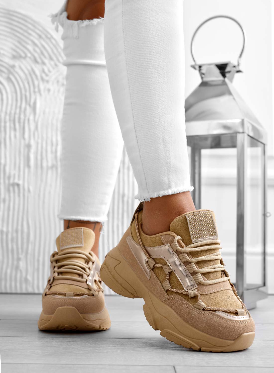 Mud sneakers with high sole and rhinestones