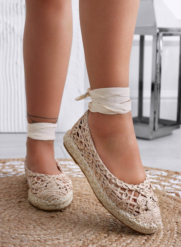 ANDY - Ballerine beige ricamate con laccio alla caviglia