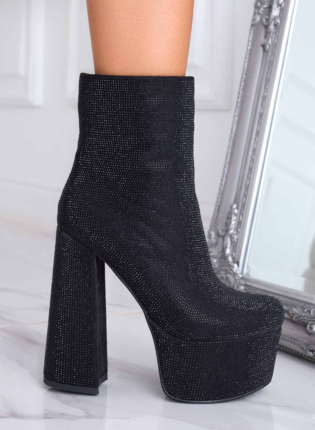 Bottines noires Alexoo bijou à talons hauts