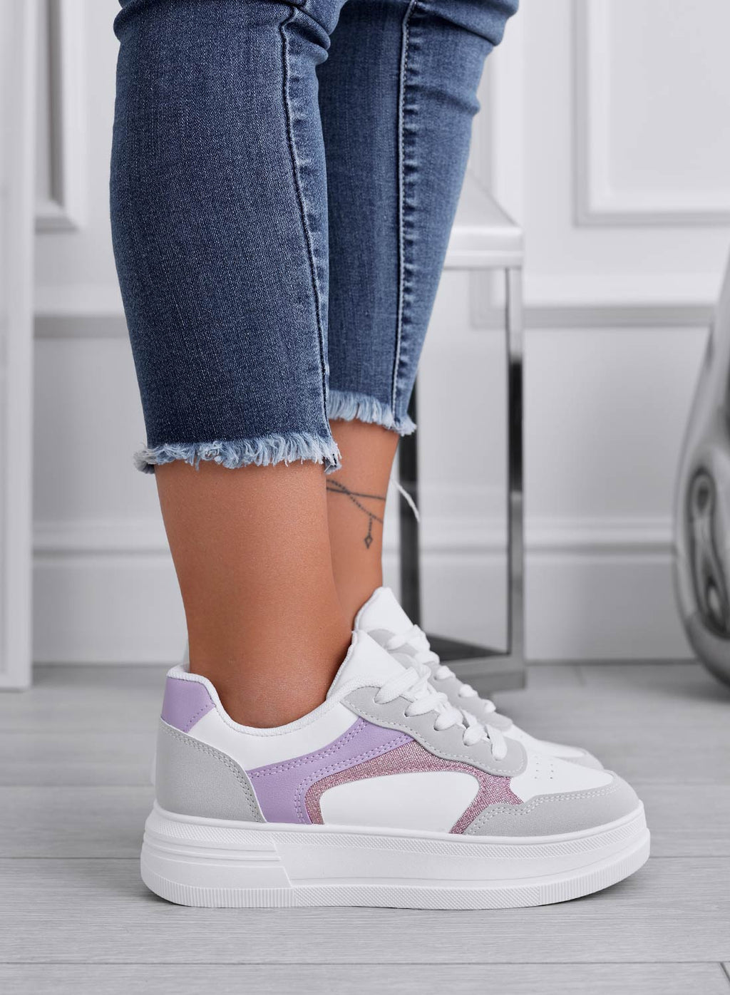 FRIDA - Sneakers bianche con inserti grigi e lilla
