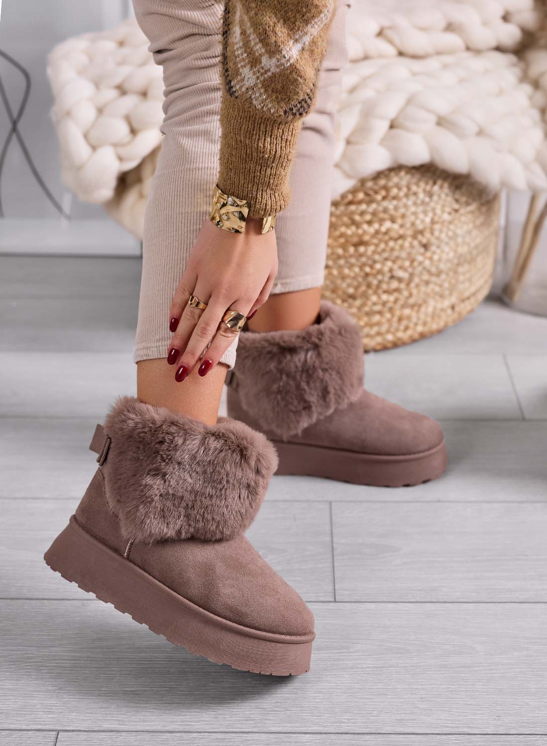 LIAA - Women's brown ankle boots lined with soft fur