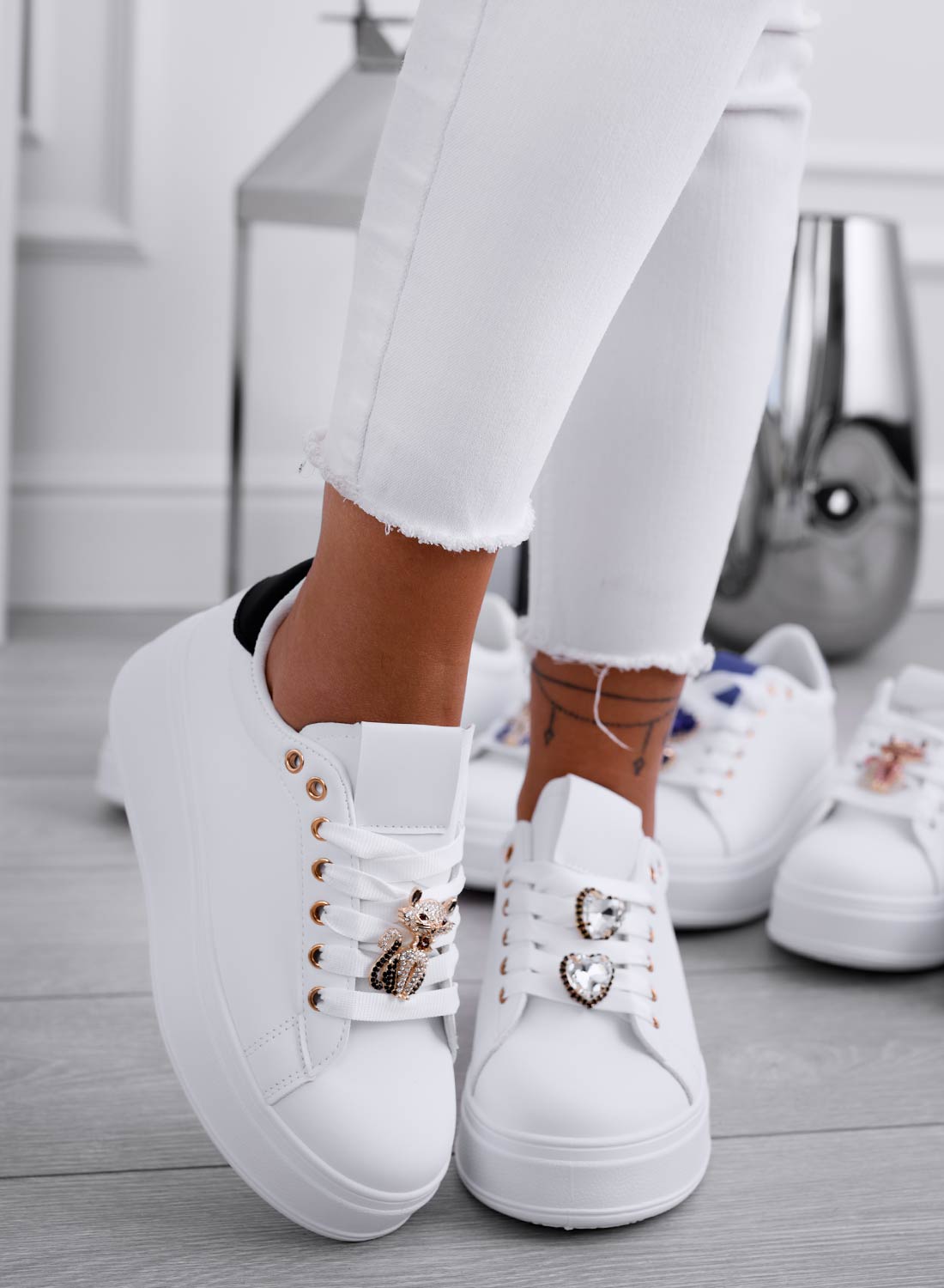 ENERGY - White sneakers with jeweled cat and black heel